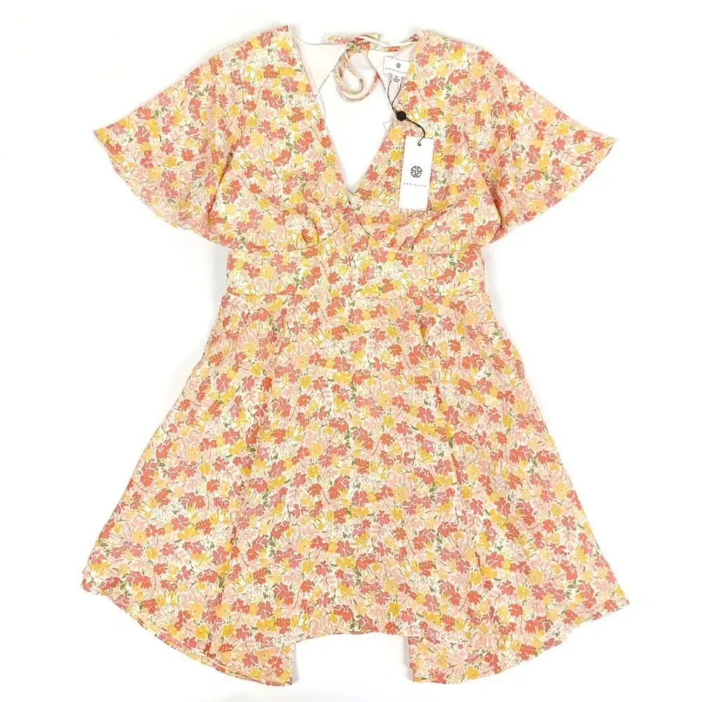 NWT Socialite Boho Floral Flutter Sleeve Cutout Fit and Flare Mini Dress Medium